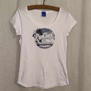 Rip Curl 12 White Scoop Neck Organic Cotton Short Sleeve Graphic World Tour Tee